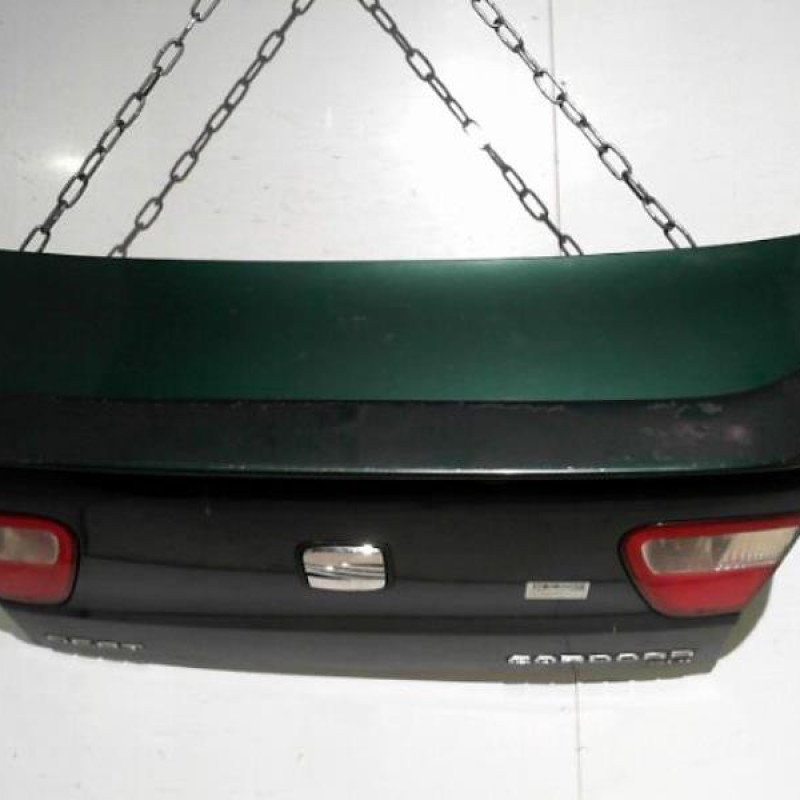 Malle/Hayon arriere SEAT CORDOBA 1