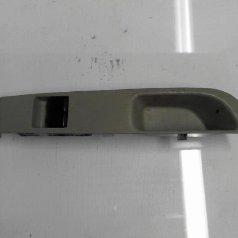 Interrupteur de leve vitre avant gauche NISSAN MICRA 3