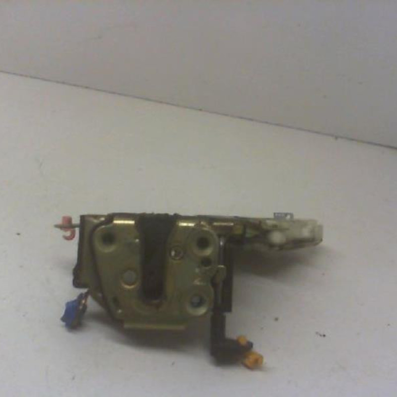 Serrure avant gauche NISSAN ALMERA TINO