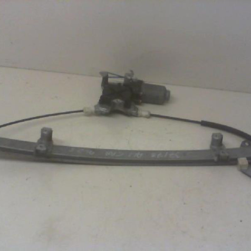 Leve vitre electrique avant droit NISSAN ALMERA TINO