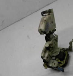 Serrure avant droit NISSAN TERRANO 2