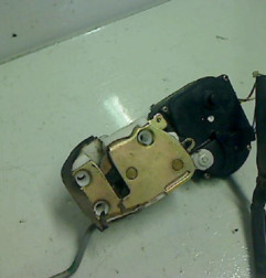 Serrure avant gauche ROVER 200 Photo n°1