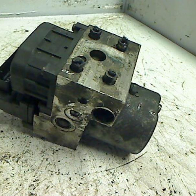 Bloc ABS (freins anti-blocage) NISSAN PICK-UP 3