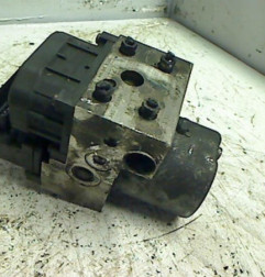 Bloc ABS (freins anti-blocage) NISSAN PICK-UP 3