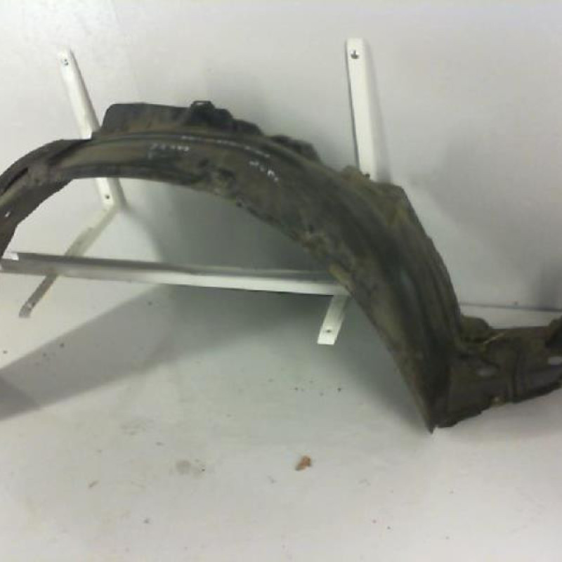 Pare boue avant droit NISSAN PRIMERA 3
