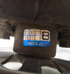 Pompe de direction NISSAN PICK-UP 3 Photo n°4