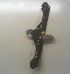 Leve vitre electrique arriere gauche MERCEDES CLASSE C 203 Photo n°4