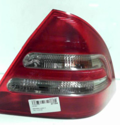 Feu arriere principal droit (feux) MERCEDES CLASSE C 203 Photo n°1