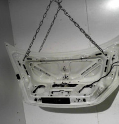 Malle/Hayon arriere MERCEDES CLASSE C 203 Photo n°6