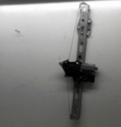 Leve vitre electrique avant droit MERCEDES CLASSE A 168 Photo n°1