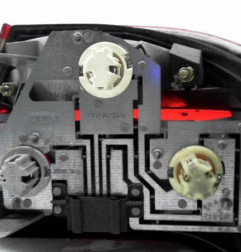 Feu arriere principal gauche (feux) MERCEDES CLASSE E 210 Photo n°3