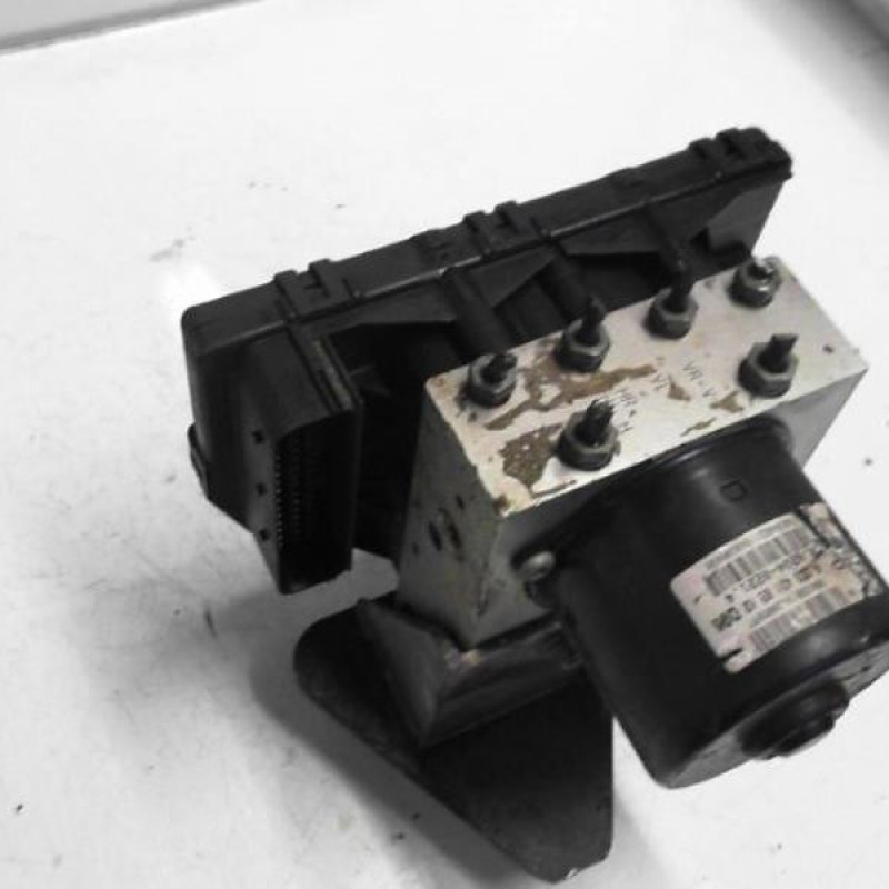 Bloc ABS (freins anti-blocage) MERCEDES CLASSE C 202