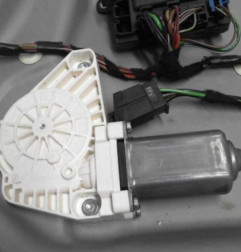 Leve vitre electrique arriere gauche MERCEDES CLASSE B 245 Photo n°6