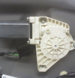 Leve vitre electrique avant gauche MERCEDES CLASSE B 245 Photo n°3