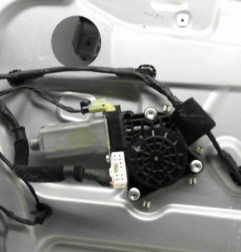 Leve vitre electrique avant droit KIA CARENS 3