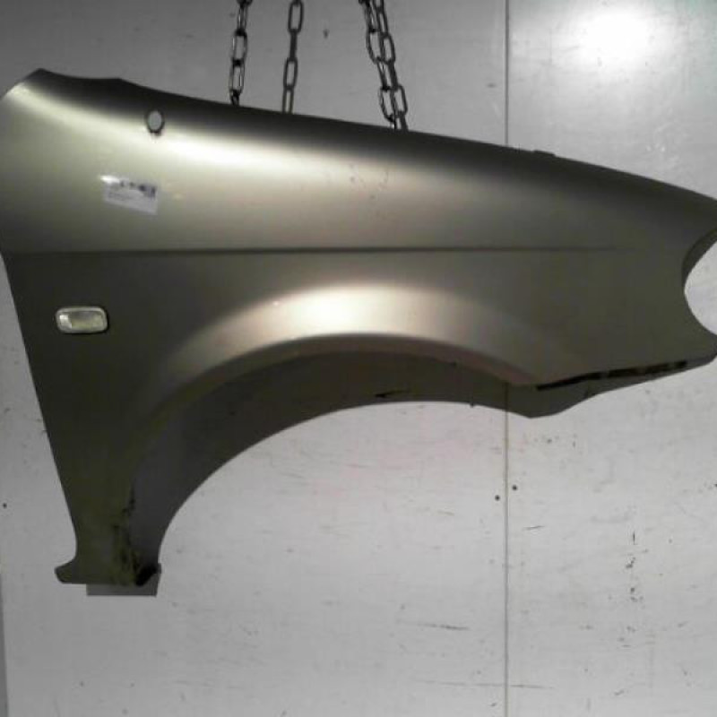 Aile avant droit KIA CARNIVAL 1