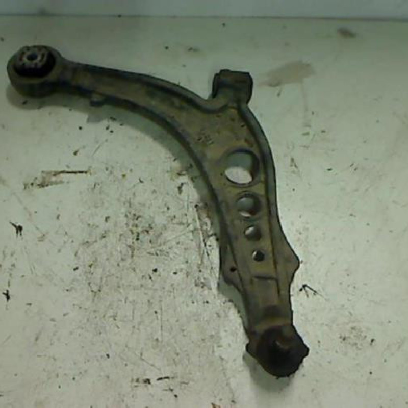 Triangle avant droit LANCIA YPSILON 4