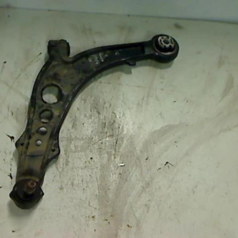 Triangle avant gauche LANCIA YPSILON 4