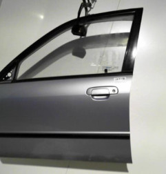 Porte avant gauche MAZDA 323 6 Photo n°1