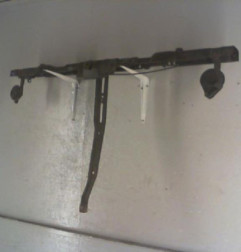 Traverse superieure KIA CARNIVAL 2 Photo n°1