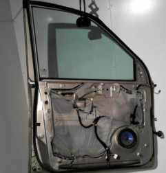 Porte avant gauche KIA CARNIVAL 1