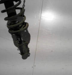 Amortisseur avant droit KIA CARNIVAL 1 Photo n°3