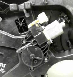 Leve vitre electrique avant gauche FORD FIESTA 6 Photo n°6