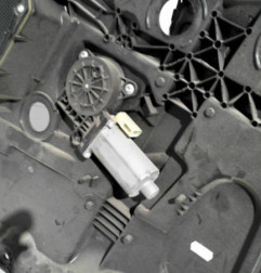 Leve vitre electrique arriere droit FORD FIESTA 5 Photo n°4