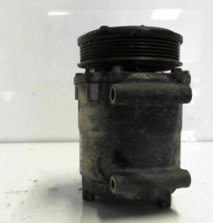 Compresseur clim FORD FIESTA 6 Photo n°1