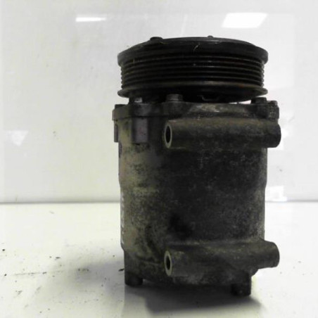 Compresseur clim FORD FIESTA 6 Photo n°1