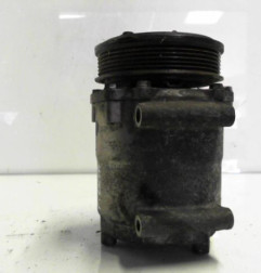 Compresseur clim FORD FIESTA 6 Photo n°4