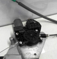 Leve vitre electrique avant gauche FORD FOCUS 1 Photo n°5