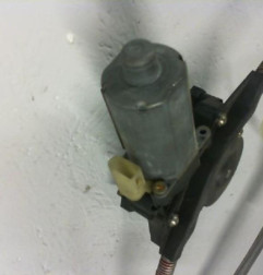 Leve vitre electrique avant droit FORD KA 1