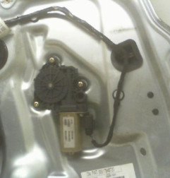 Leve vitre electrique avant gauche FIAT IDEA Photo n°6