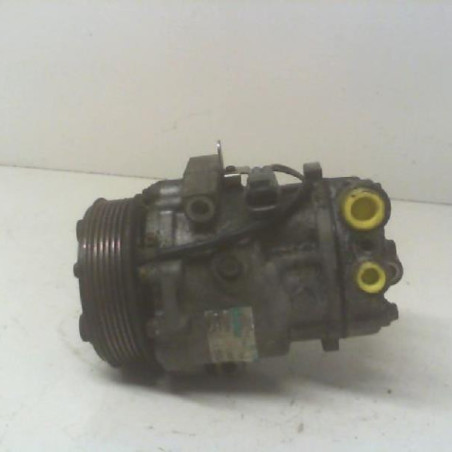 Compresseur clim FIAT GRANDE PUNTO Photo n°1