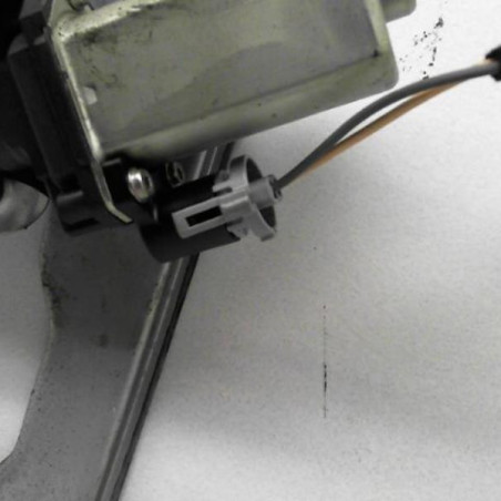 Leve vitre electrique avant droit DACIA DUSTER 1