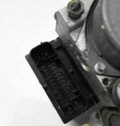 Bloc ABS (freins anti-blocage) DACIA DUSTER 1 Photo n°5