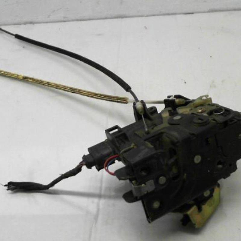 Serrure arriere droit AUDI A6 2