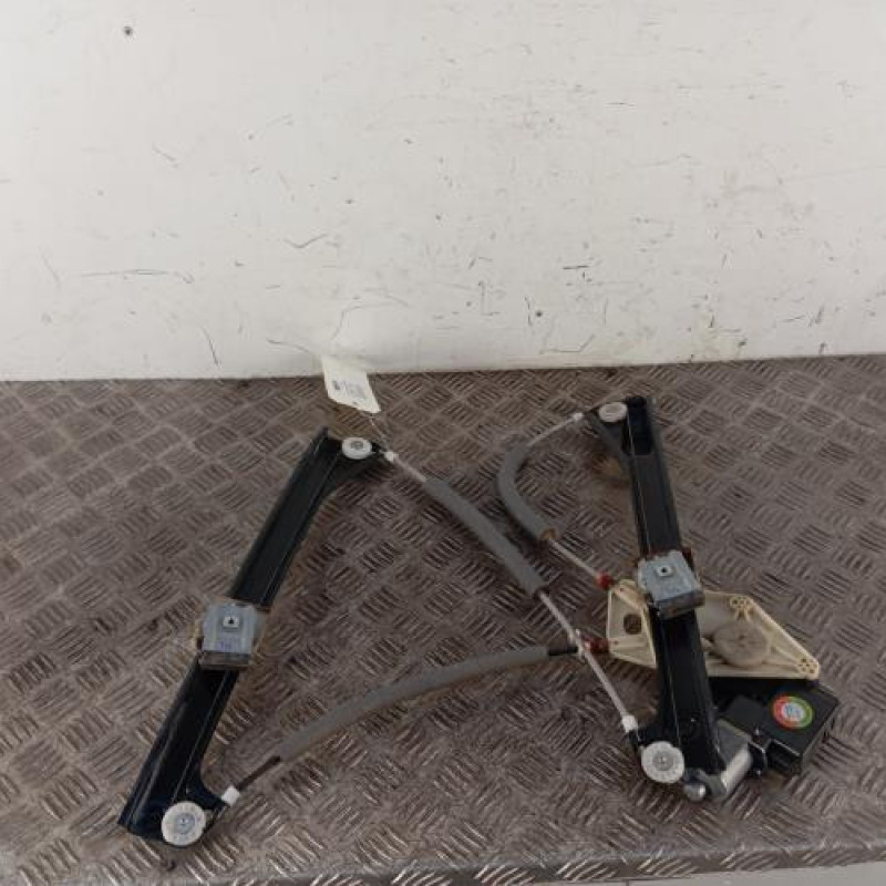 Leve vitre electrique avant gauche VOLKSWAGEN POLO 5