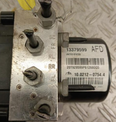 Bloc ABS (freins anti-blocage) OPEL ZAFIRA TOURER C Photo n°3