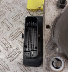 Bloc ABS (freins anti-blocage) VOLKSWAGEN CRAFTER 1 Photo n°3