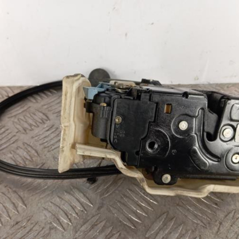 Serrure avant gauche VOLKSWAGEN GOLF 5