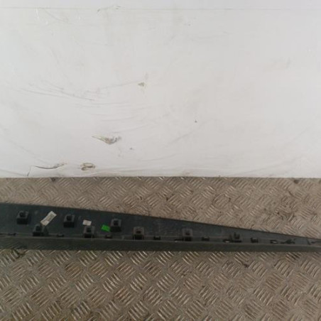 Baguette de porte avant gauche RENAULT CLIO 4