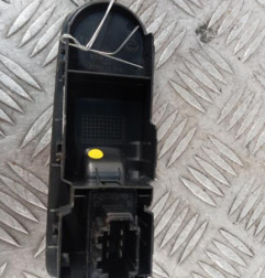 Interrupteur de leve vitre avant droit VOLKSWAGEN UP