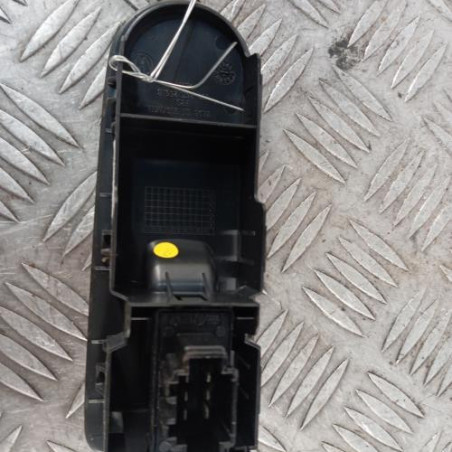 Interrupteur de leve vitre avant droit VOLKSWAGEN UP