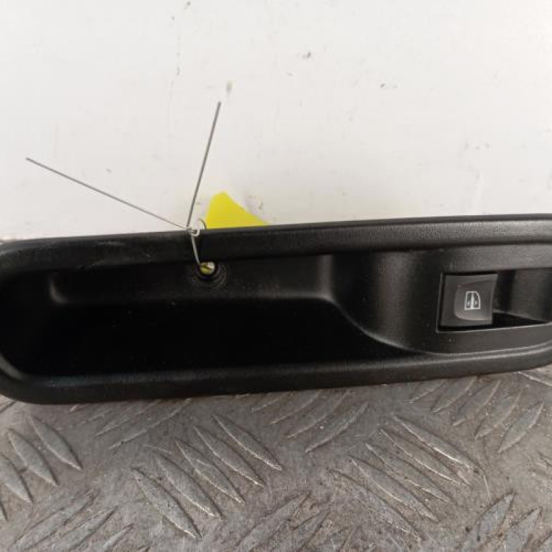 Interrupteur de leve vitre avant droit RENAULT TWINGO 3