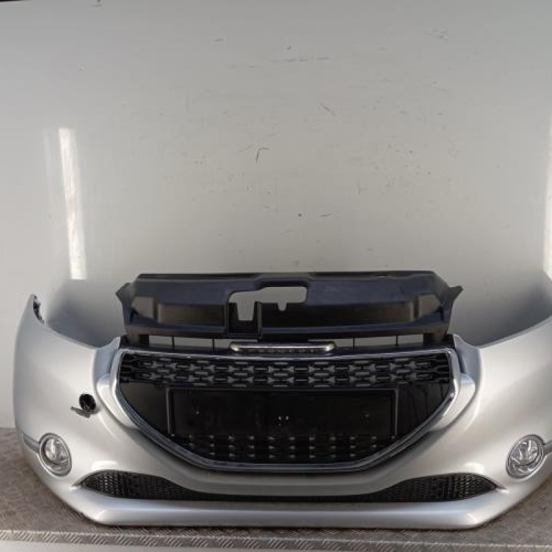 Pare choc avant PEUGEOT 208 1