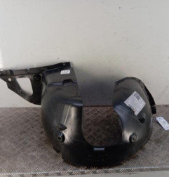 Pare boue avant gauche PEUGEOT 208 1