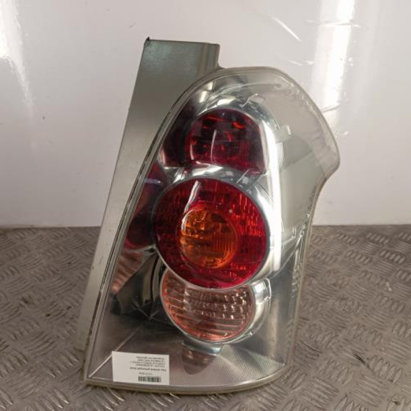 Feu arriere principal droit (feux) TOYOTA COROLLA VERSO 2