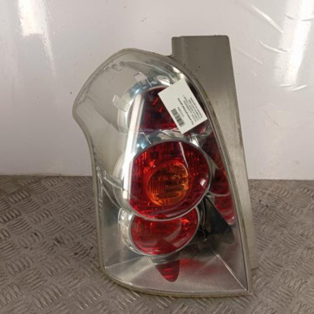 Feu arriere principal gauche (feux) TOYOTA COROLLA VERSO 2 Photo n°1